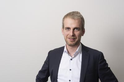 Dr. Lars Brinkschulte